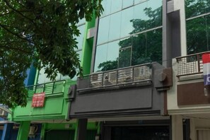 Exterior - Hotel Padma Tangerang (Karawaci)