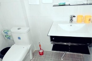 Unclassified image, 5 of 23, button - Longwangshan Huanle Inn (Anji)