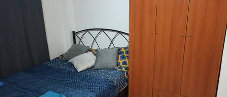 1 bedroom, internet, bed sheets