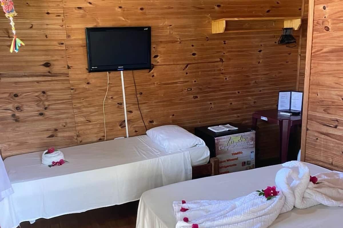 Triple Room | Iron/ironing board, free WiFi