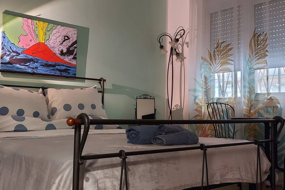 Classic Double Room | Desk, laptop workspace, iron/ironing board (on request), WiFi (free)