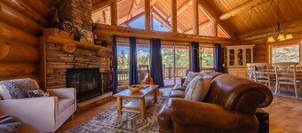 Maggie’s Cabin  - Enjoy a Slice of Paradise in Rexford, Montana!