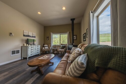 Saddlehorn Ridge Cabin - Firepit|Fireplace|Views
