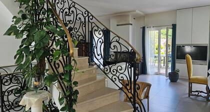 La Belle-Verte, a beautiful family home south of Paris!