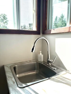 Interior - Red Sands Cottage | Beachside | Cozy 3 BR (Canoe Cove)