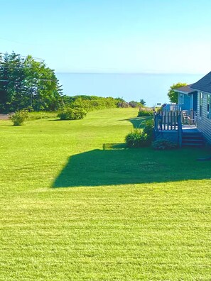 Property grounds - Red Sands Cottage | Beachside | Cozy 3 BR (Canoe Cove)