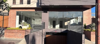 Beautiful apartment with 2 rooms/3 beds/2 bathrooms with WIFI