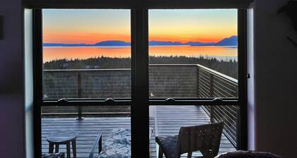 Charming 2-bedroom house with WiFi, fitness room in enchanting Ketchikan