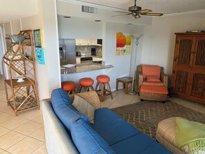 Living area - Oceanfront 3 bed condo with pool located at The Pelicans in Fernandina Beach (Fernandina Beach)