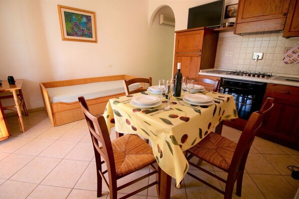 Dining - Eucalyptus Apartment 3 (Porto Azzurro)