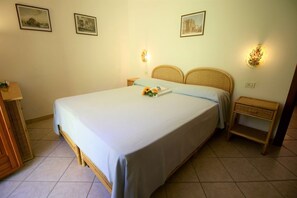 1 dormitori, un bressol de viatge i wifi 