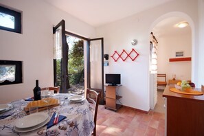 Unclassified image, 2 of 17, button