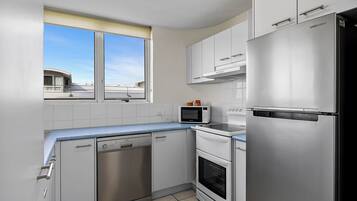 Fridge, microwave, oven, stovetop