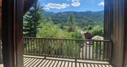 charming family house, for 8 people. Chantemerle