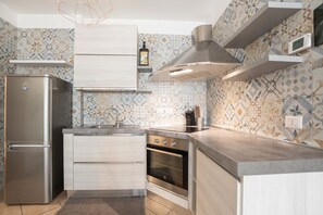 Refrigerador, horno, placa de cocina, lavavajillas