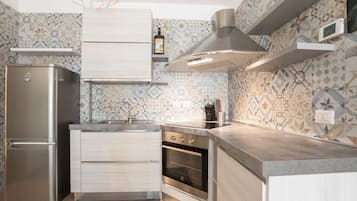 Kühlschrank, Ofen, Herdplatte, Geschirrspüler