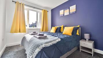 3 bedrooms, desk, iron/ironing board, free WiFi
