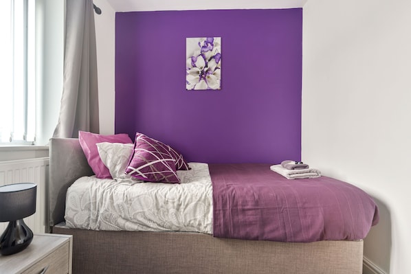 3 bedrooms, desk, iron/ironing board, free WiFi