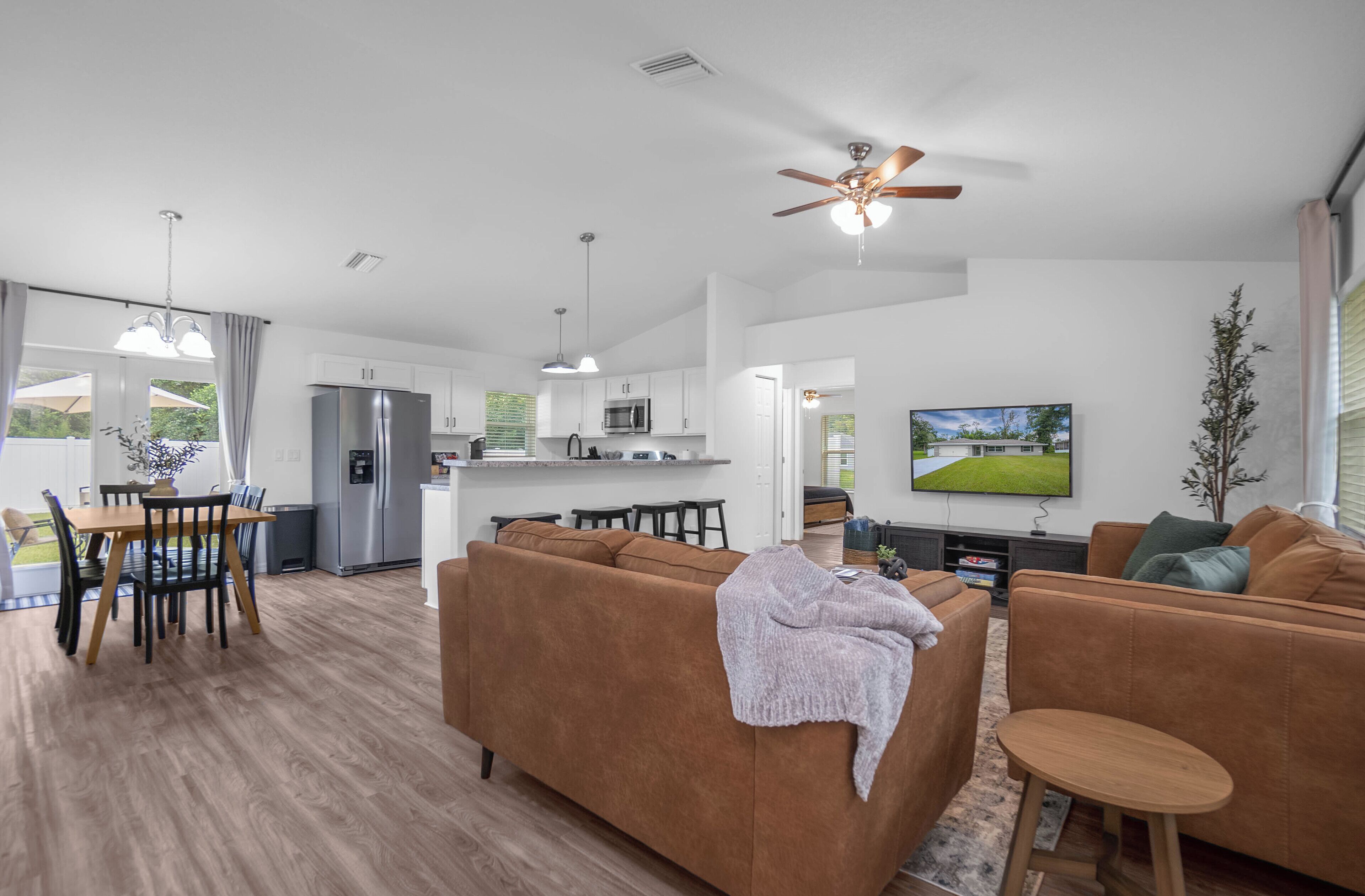 Cozy 3 bedroom/2 bathroom Inverness home