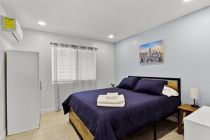 3 bedrooms, desk, iron/ironing board, WiFi