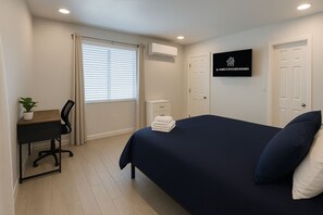 3 bedrooms, desk, iron/ironing board, WiFi