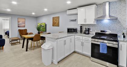 New! Modern Fully Remodeled 3BR/2BA Spacious Apt