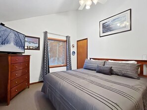 5 bedrooms, free WiFi, bed sheets