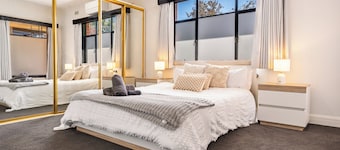 Alfred's Lakeside | 3 Bed Retreat At Top Location!