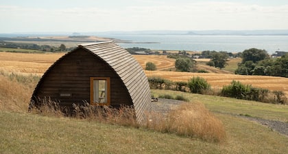 Rural Cosy Cabin With Beautiful Views Over Fife