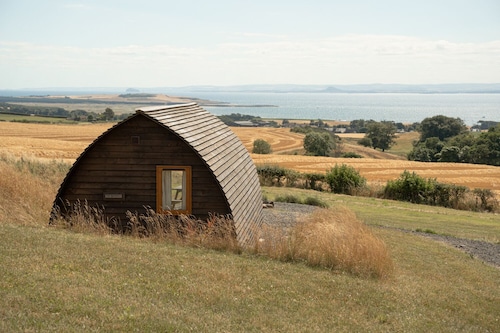 Rural Cosy Cabin With Beautiful Views Over Fife