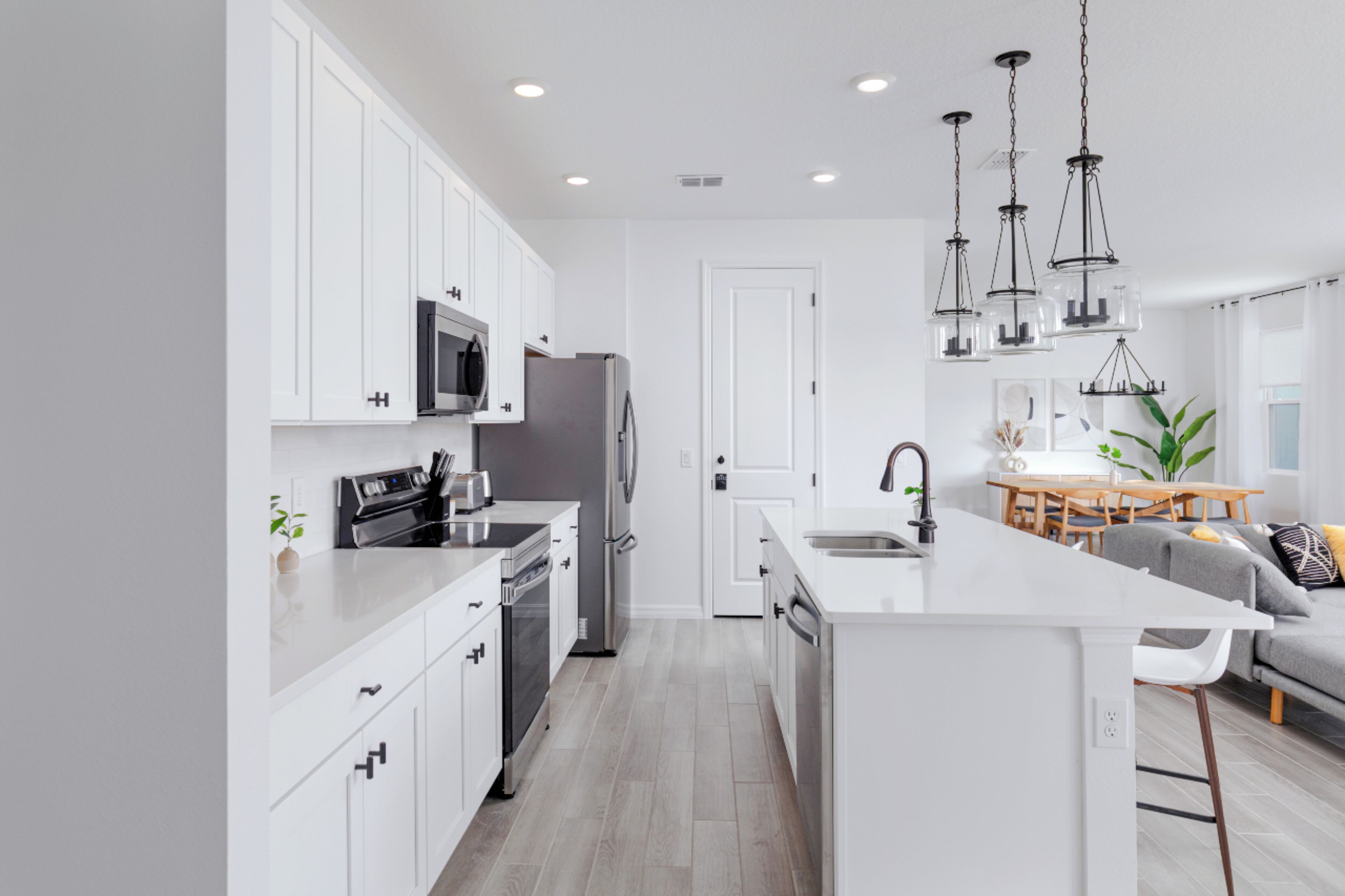 Refrigerador, microondas, horno y parrilla de estufa 