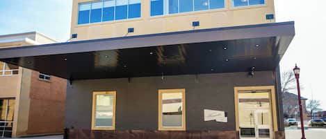 المنشأة من الخارج