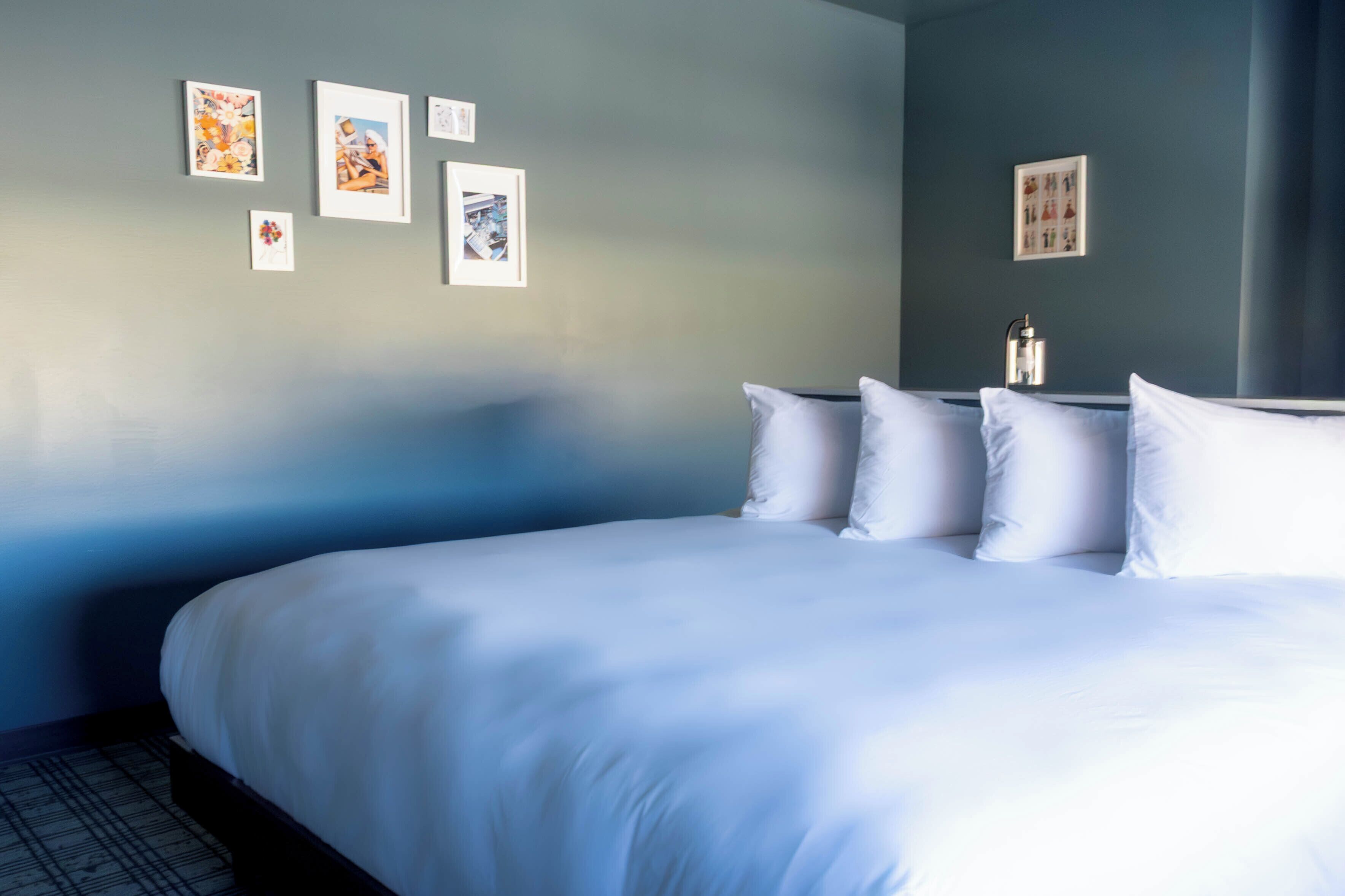 غرفة - سرير ملكي | أغطية فراش متميزة وواي فاي مجانًا وملاءات أسرّة