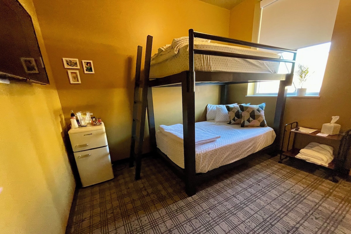 Room, 2 Katil Kelamin (Double) | Peralatan tempat tidur premium, Wi-fi percuma, cadar katil