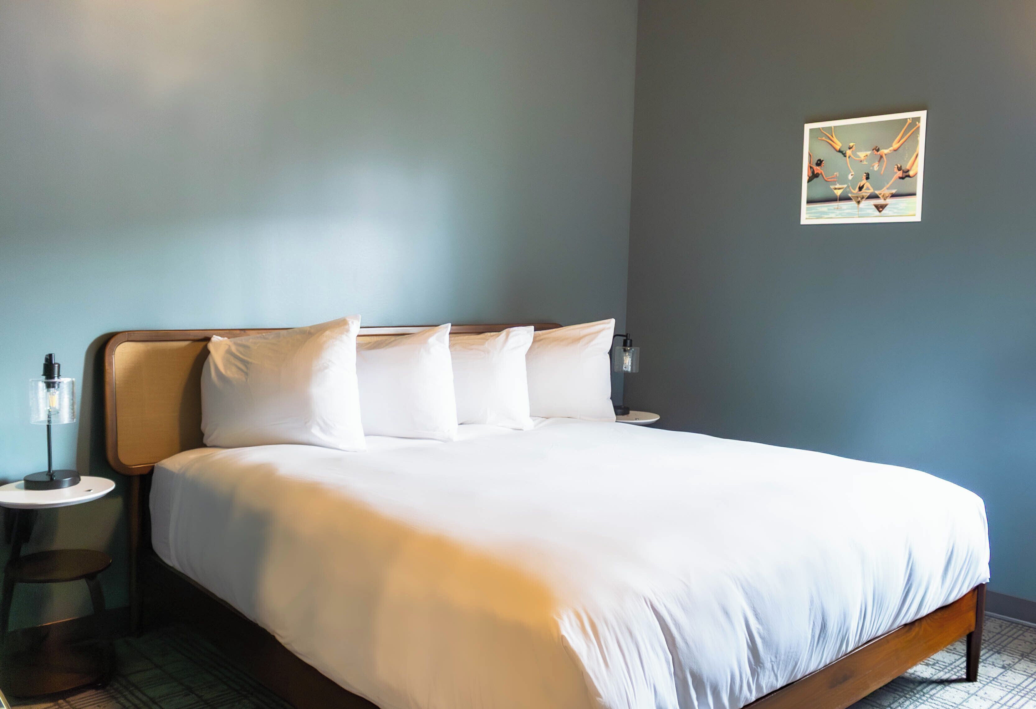 غرفة - سرير ملكي | أغطية فراش متميزة وواي فاي مجانًا وملاءات أسرّة