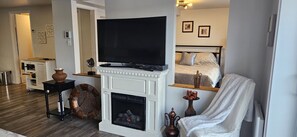 1 bedroom, desk, iron/ironing board, free WiFi
