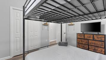 4 bedrooms, desk, iron/ironing board, travel crib