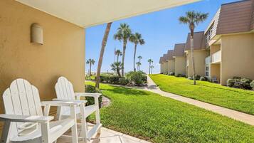 Condo, quang cảnh bãi biển | Hiên