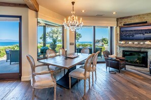 Dining - Beachfront Living at its Best on the Mesa (Santa Barbara)