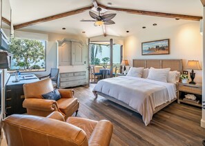 3 bedrooms, iron/ironing board, travel cot, free WiFi - Beachfront Living at its Best on the Mesa (Santa Barbara)