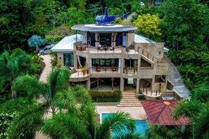 Exterior - Punta Gabriela (Bahía Ballena)