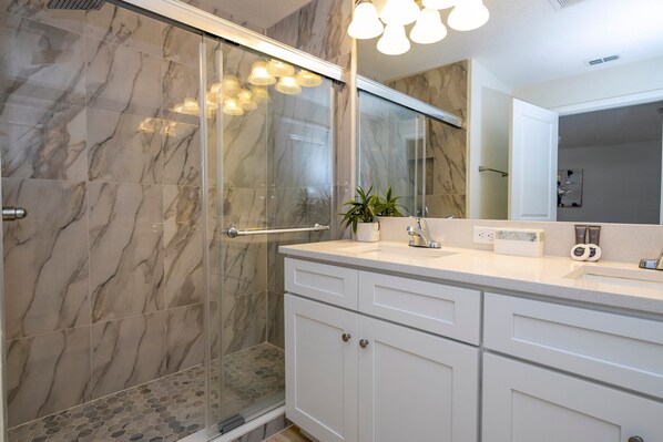 Bathroom - 4812 BR - Enchanted Lakeside Escape: Luxurious Family Retreat (Kissimmee)