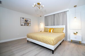 4 habitaciones, tabla de planchar con plancha y cuna de viaje 