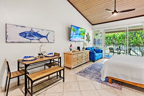 Fer et planche à repasser, accès Internet, draps fournis