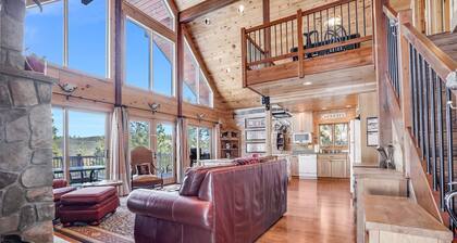 Straight From The Heart, Cozy Log Cabin at Hartland Lake Near Lyle