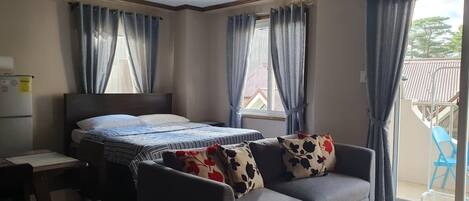 1 habitación, tabla de planchar con plancha, wifi y ropa de cama