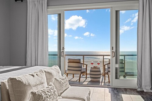 Beachfront 4BR/4.5BA Designer Home w/ Hot Tub