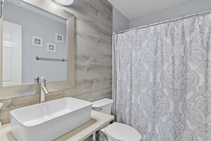 Shower, towels