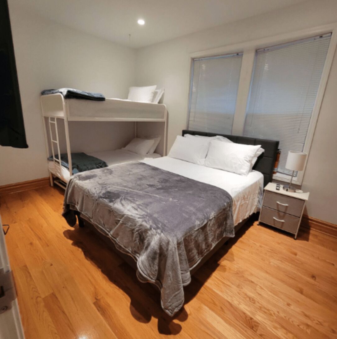 2 bedrooms, desk, iron/ironing board, travel crib