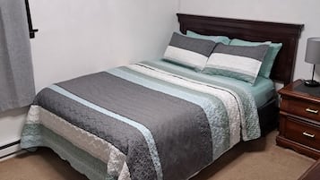 3 habitaciones, tabla de planchar con plancha y cuna de viaje